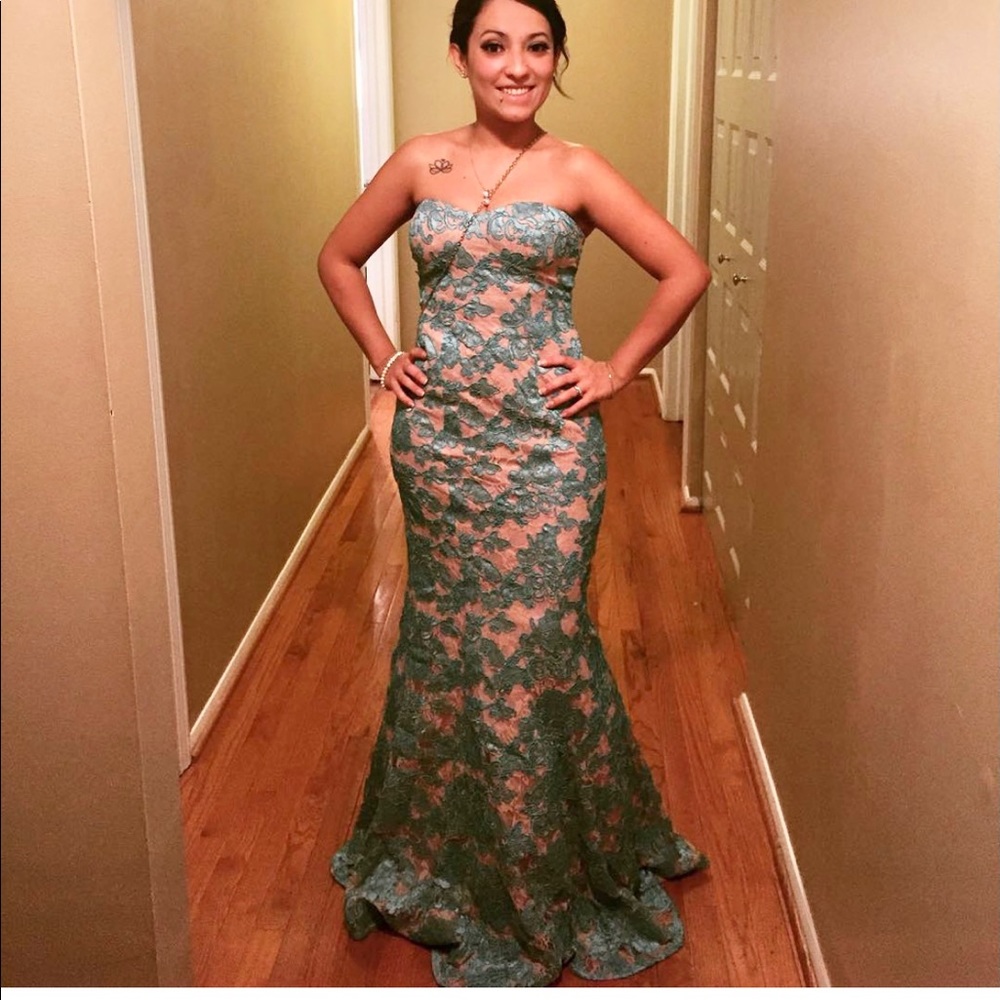 hailey logan by adrianna papell dress